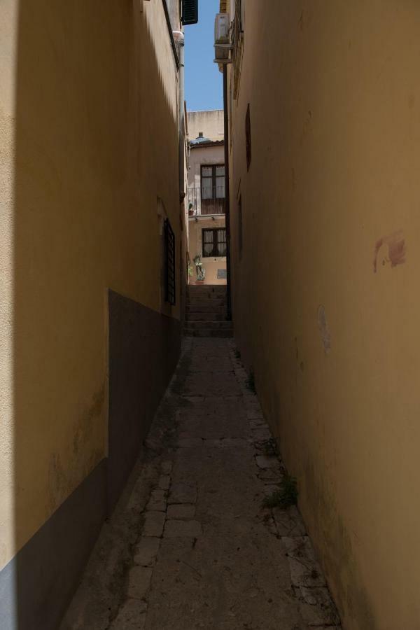Qui Ed Ora,Guest House. Noto Exterior foto